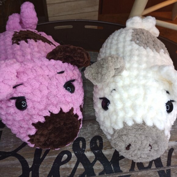 Muddy Chubby Pig! Bubblegum Pink!  Crochet Loaf Pigs are here!  Handmade by ME! - Picture 1 of 6